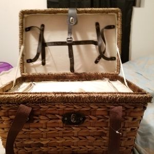 Picnic basket